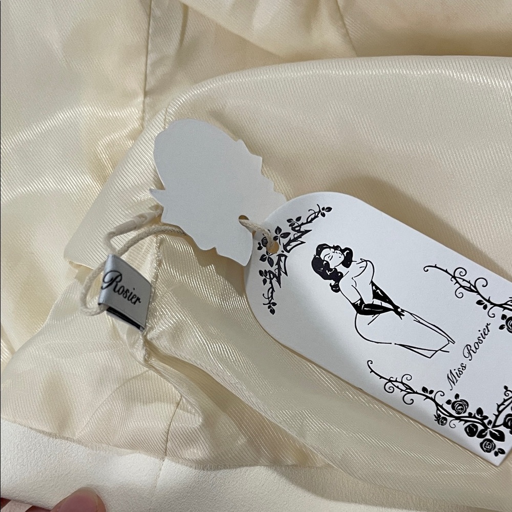 Luxury old money brand NEW Cream Long Jacket - Picture 6 of 7